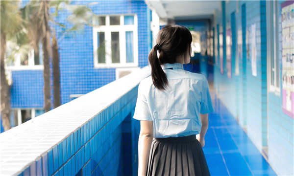 赫章如何找到一个可以帮助我生孩子的女人？